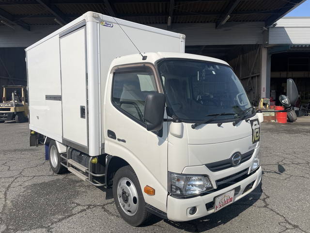 日野デュトロパネルバン小型（2t・3t）[写真03]