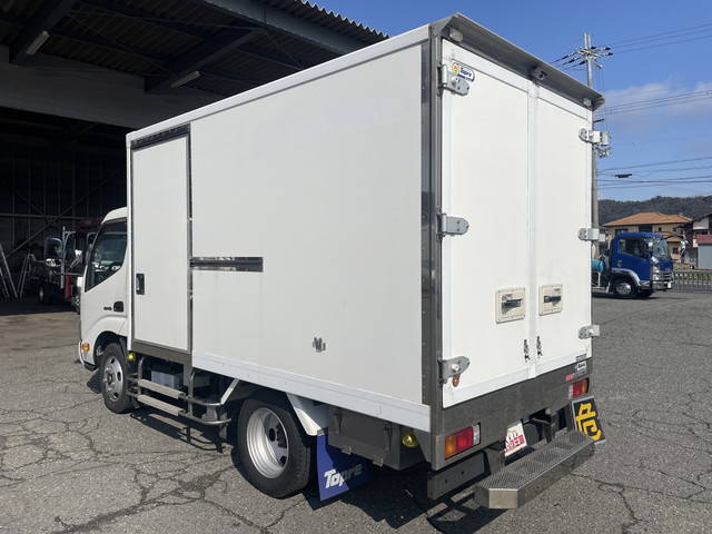 日野デュトロパネルバン小型（2t・3t）[写真04]