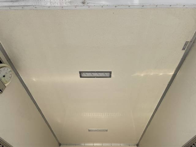 三菱ふそうキャンターパネルバン小型（2t・3t）[写真10]