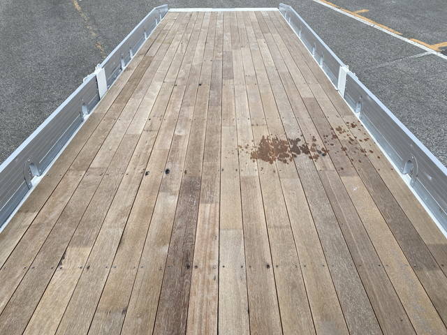 日野プロフィアセルフクレーン4段大型（10t）[写真12]