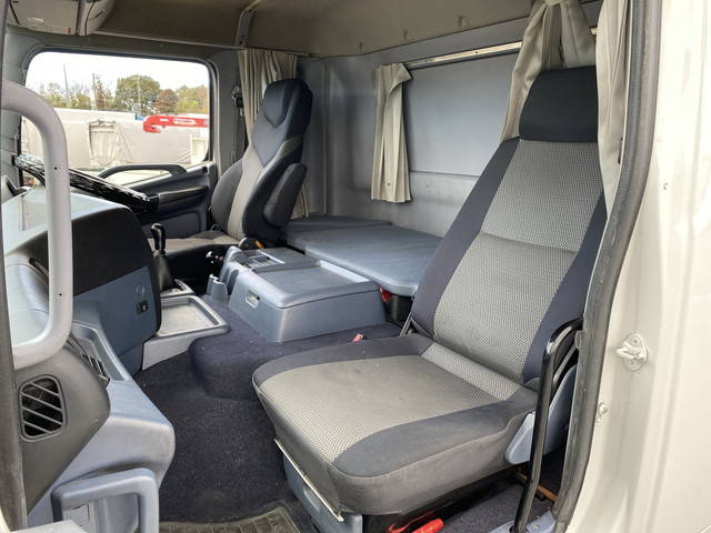 日野プロフィアセルフクレーン4段大型（10t）[写真30]