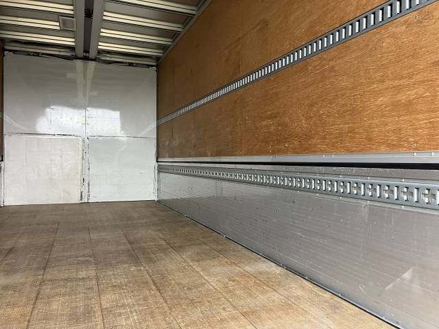 日野レンジャーアルミウイング中型（4t）[写真11]