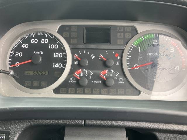 日野レンジャーアルミウイング中型（4t）[写真34]