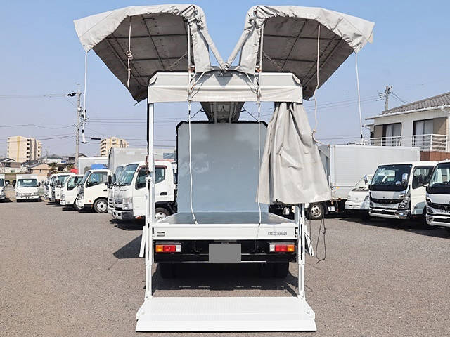 三菱ふそうキャンター幌ウイング小型（2t・3t）[写真11]