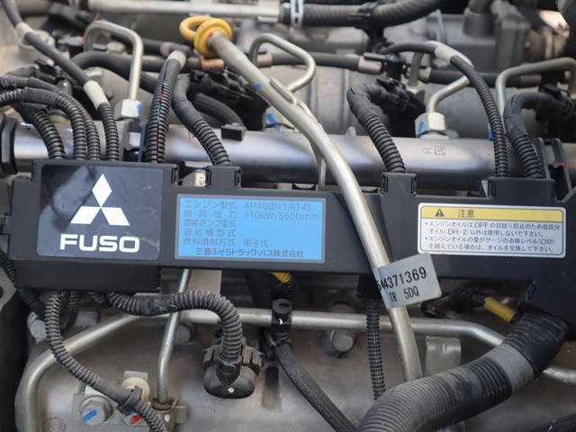 三菱ふそうキャンター幌ウイング小型（2t・3t）[写真18]