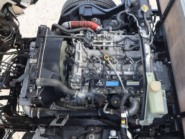 三菱ふそうキャンター幌ウイング小型（2t・3t）[写真19]