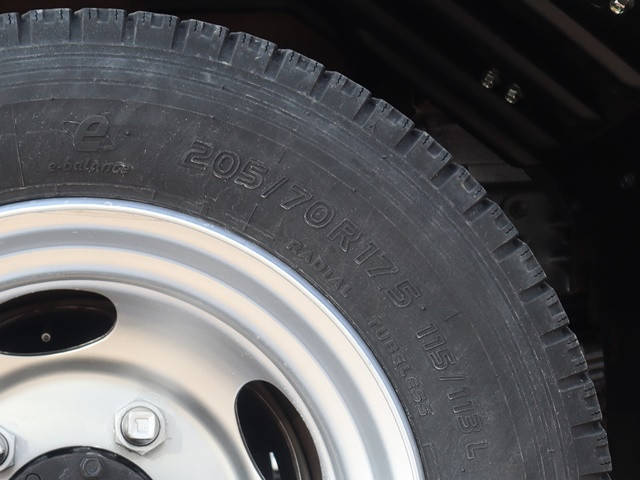 三菱ふそうキャンター幌ウイング小型（2t・3t）[写真25]