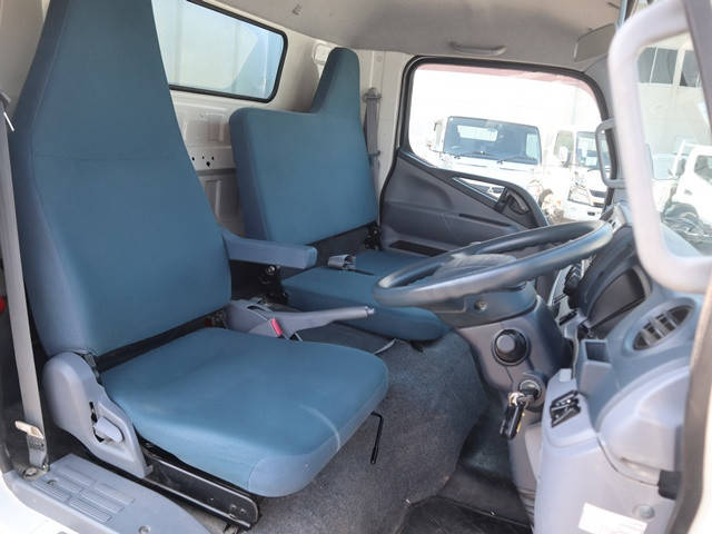 三菱ふそうキャンター幌ウイング小型（2t・3t）[写真27]