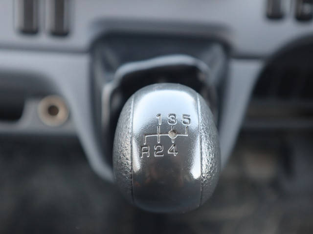 三菱ふそうキャンター幌ウイング小型（2t・3t）[写真31]