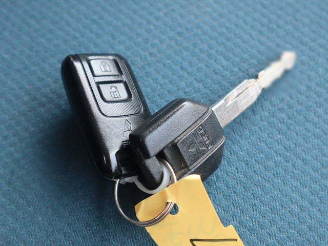 三菱ふそうキャンター幌ウイング小型（2t・3t）[写真35]