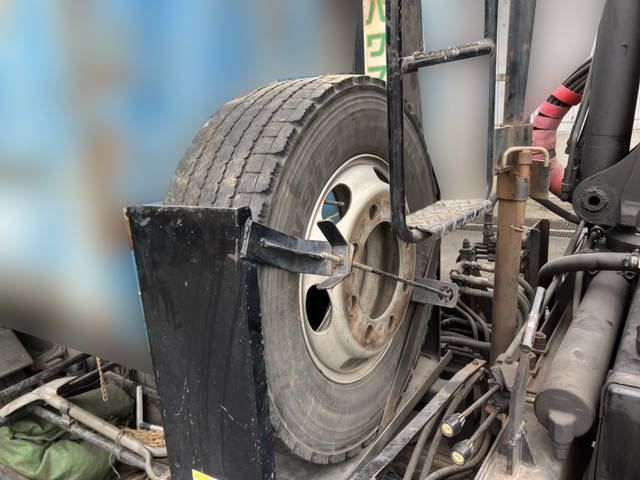 いすゞフォワードコンテナ専用車増トン（6t・8t）[写真11]