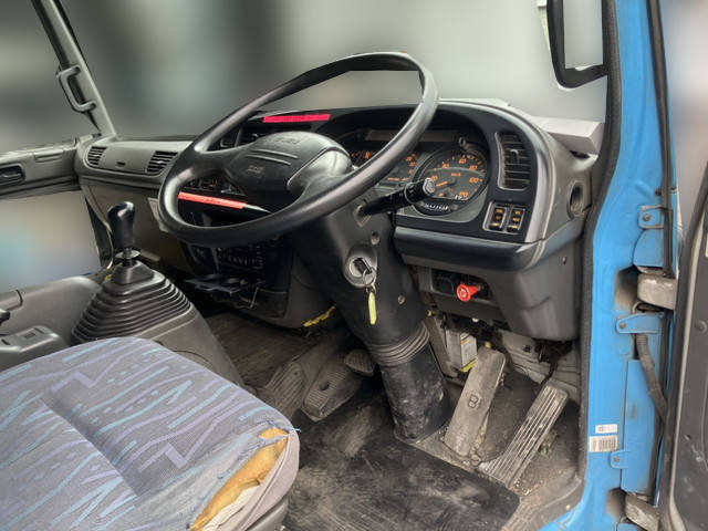 いすゞフォワードコンテナ専用車増トン（6t・8t）[写真26]