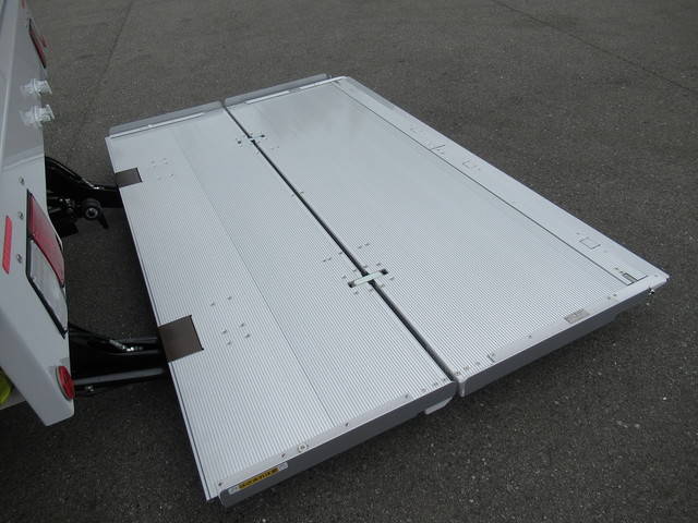 日野レンジャーアルミウイング中型（4t）[写真12]