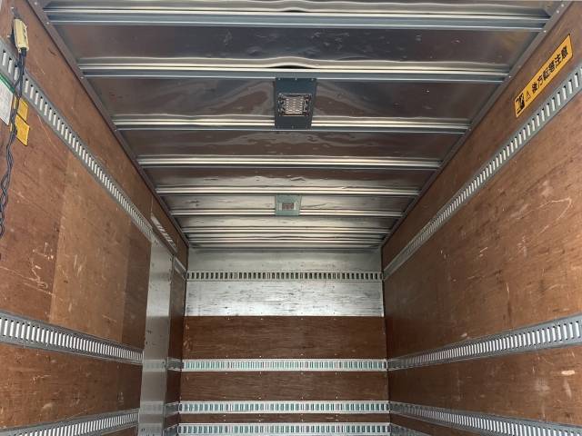 いすゞエルフアルミバン小型（2t・3t）[写真10]