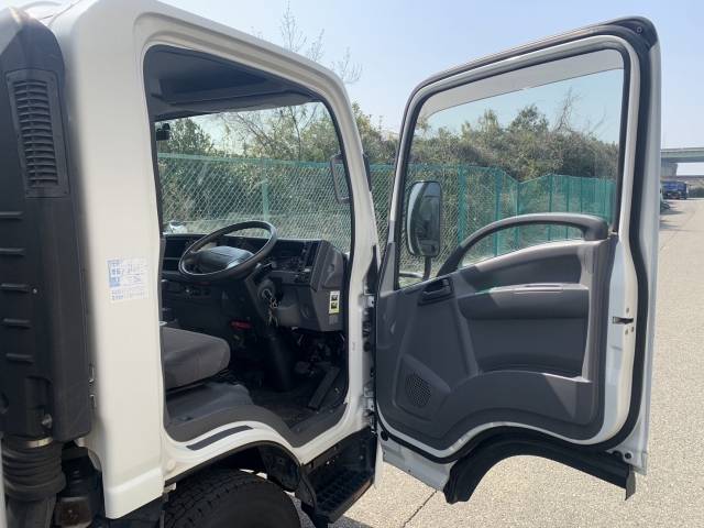 いすゞエルフアルミバン小型（2t・3t）[写真15]