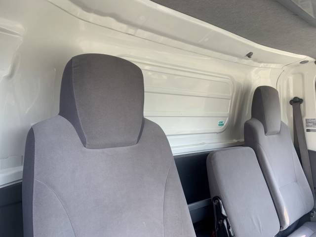 いすゞエルフアルミバン小型（2t・3t）[写真16]