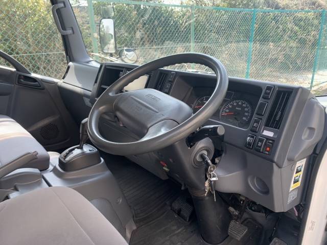 いすゞエルフアルミバン小型（2t・3t）[写真17]