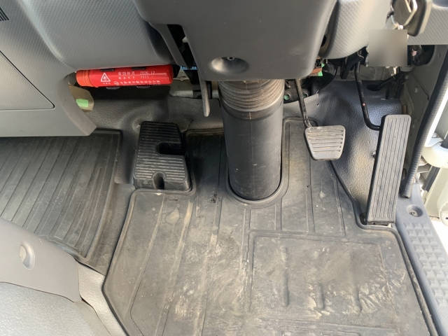 いすゞエルフアルミバン小型（2t・3t）[写真18]