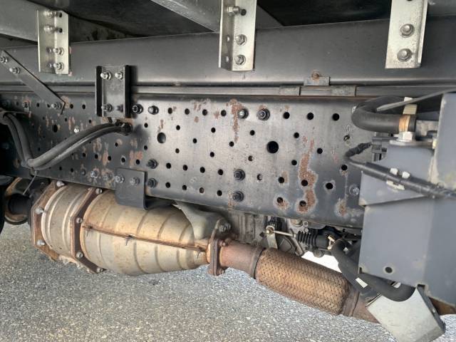 いすゞエルフアルミバン小型（2t・3t）[写真32]