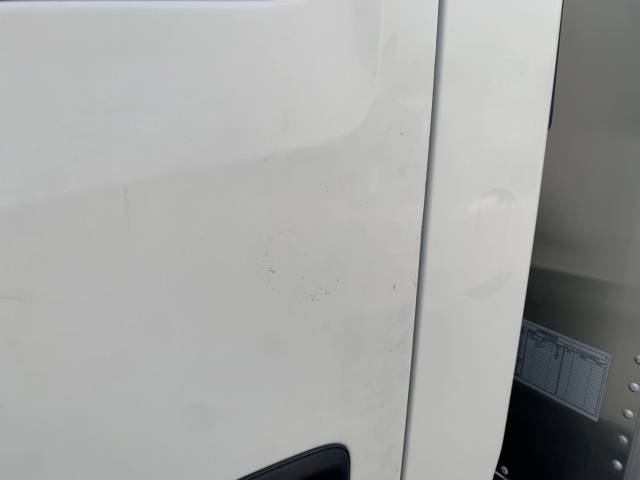 いすゞエルフアルミバン小型（2t・3t）[写真37]