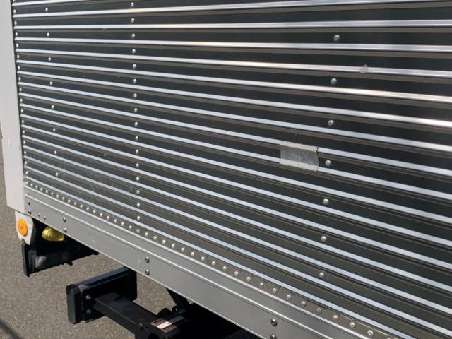 いすゞエルフアルミバン小型（2t・3t）[写真39]