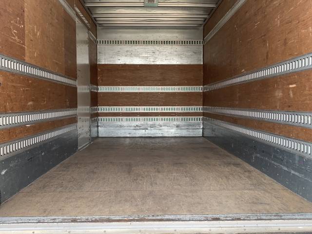 いすゞエルフアルミバン小型（2t・3t）[写真09]