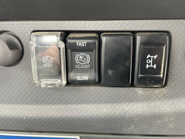 いすゞフォワードクレーン5段増トン（6t・8t）[写真35]