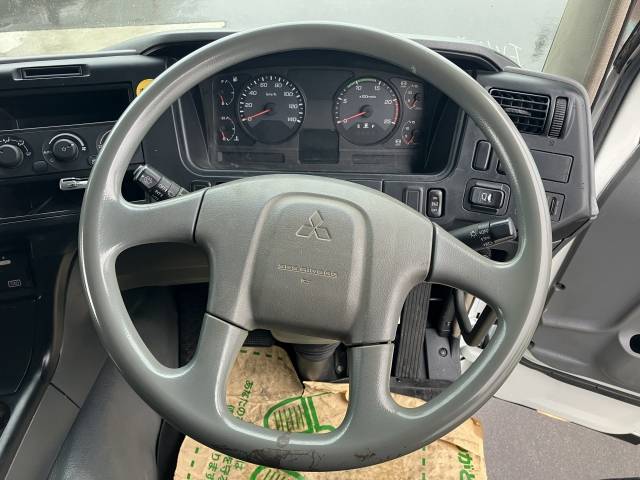 三菱ふそうスーパーグレートダンプ大型（10t）[写真11]