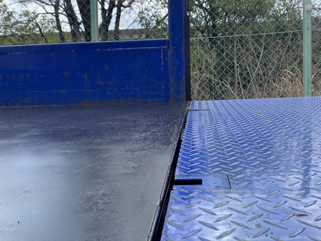 日野デュトロ平ボディ小型（2t・3t）[写真14]