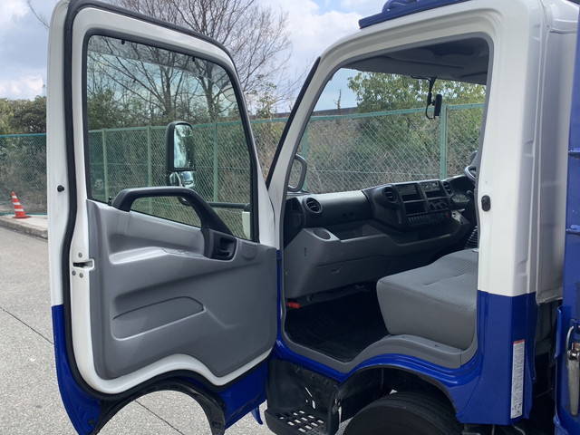 日野デュトロ平ボディ小型（2t・3t）[写真09]