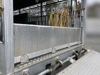 UDトラックスコンドル家畜運搬車中型（4t）[写真16]