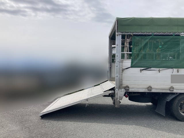 UDトラックスコンドル家畜運搬車中型（4t）[写真18]