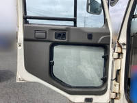 UDトラックスコンドル家畜運搬車中型（4t）[写真30]