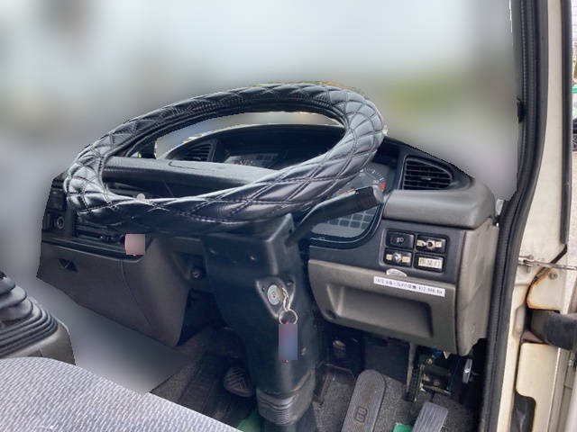 UDトラックスコンドル家畜運搬車中型（4t）[写真34]