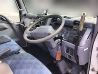 三菱ふそうキャンター高所作業車小型（2t・3t）[写真19]