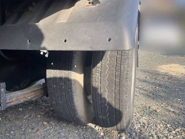 三菱ふそうキャンター平ボディ小型（2t・3t）[写真13]