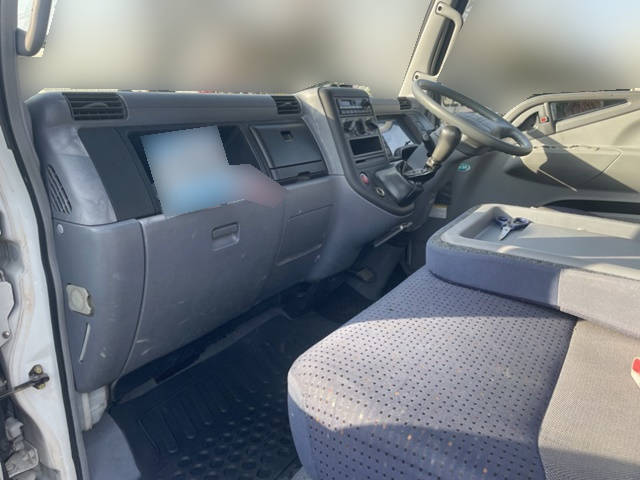 三菱ふそうキャンター平ボディ小型（2t・3t）[写真25]