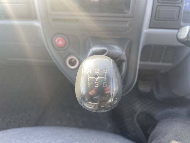 三菱ふそうキャンター平ボディ小型（2t・3t）[写真30]