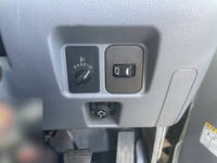 三菱ふそうキャンター平ボディ小型（2t・3t）[写真34]