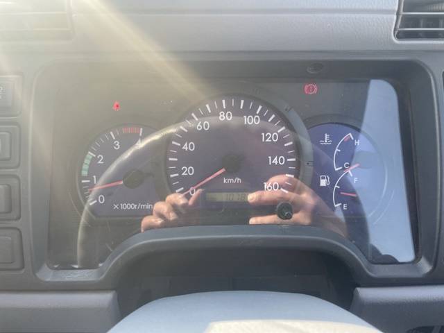 三菱ふそうキャンター平ボディ小型（2t・3t）[写真35]