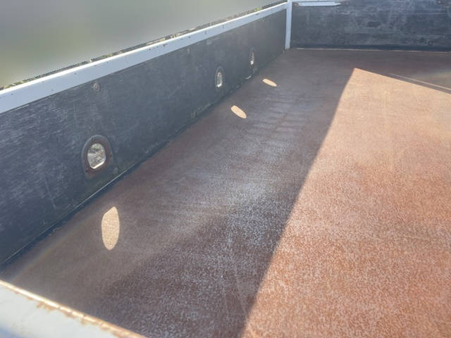 三菱ふそうキャンター平ボディ小型（2t・3t）[写真07]