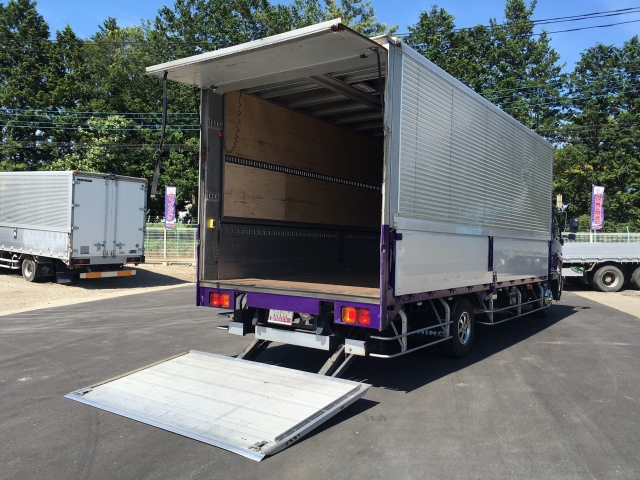 日野レンジャーアルミウイング中型（4t）[写真02]