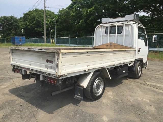 三菱ふそうキャンターガッツ平ボディ小型（2t・3t）[写真02]