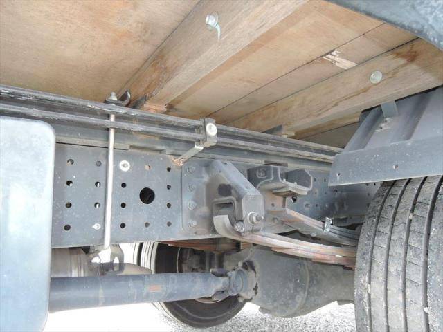 三菱ふそうキャンタークレーン6段小型（2t・3t）[写真17]