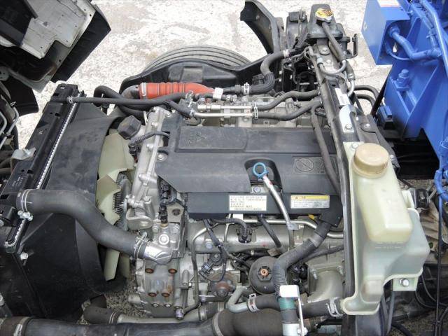 三菱ふそうキャンタークレーン6段小型（2t・3t）[写真18]