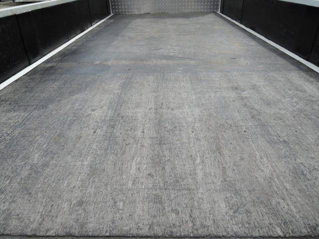 三菱ふそうキャンタークレーン6段小型（2t・3t）[写真08]