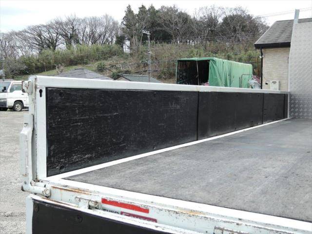 三菱ふそうキャンタークレーン6段小型（2t・3t）[写真09]