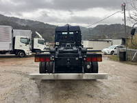 いすゞギガアームロール大型（10t）[写真10]