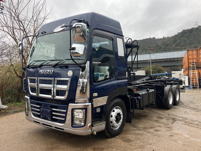 いすゞギガアームロール大型（10t）[写真03]