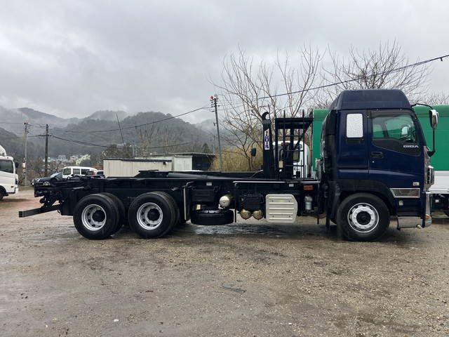 いすゞギガアームロール大型（10t）[写真05]